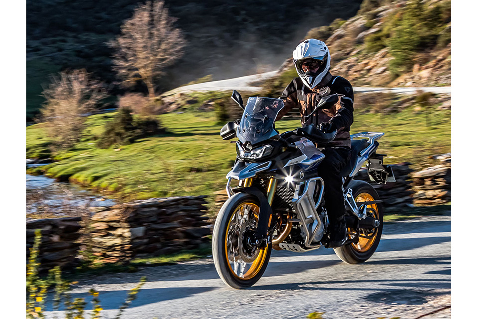 Moto Voge 900 DSX