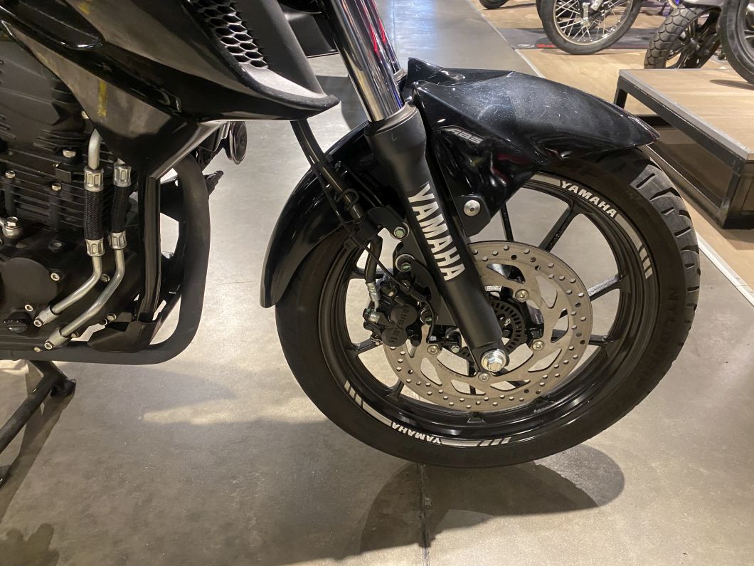 Moto Yamaha Fz 25 usado 2025 con 2350 km 1M