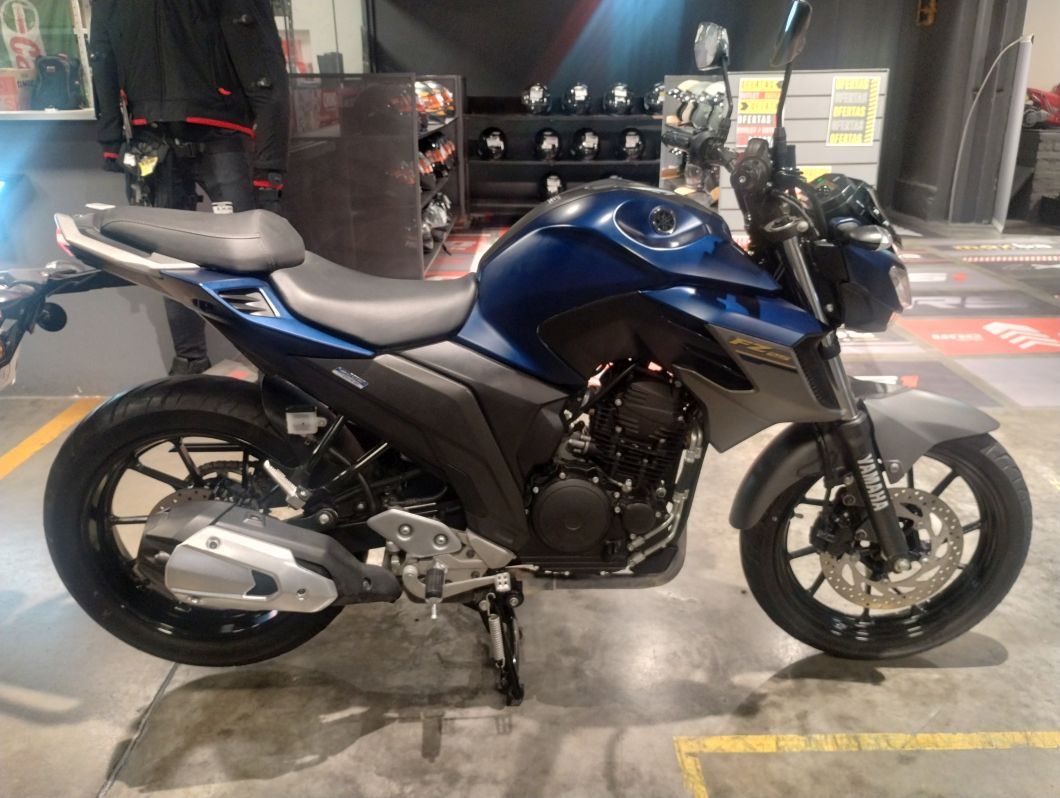 Moto Yamaha Fz 25 usado 2021 con 8650km 