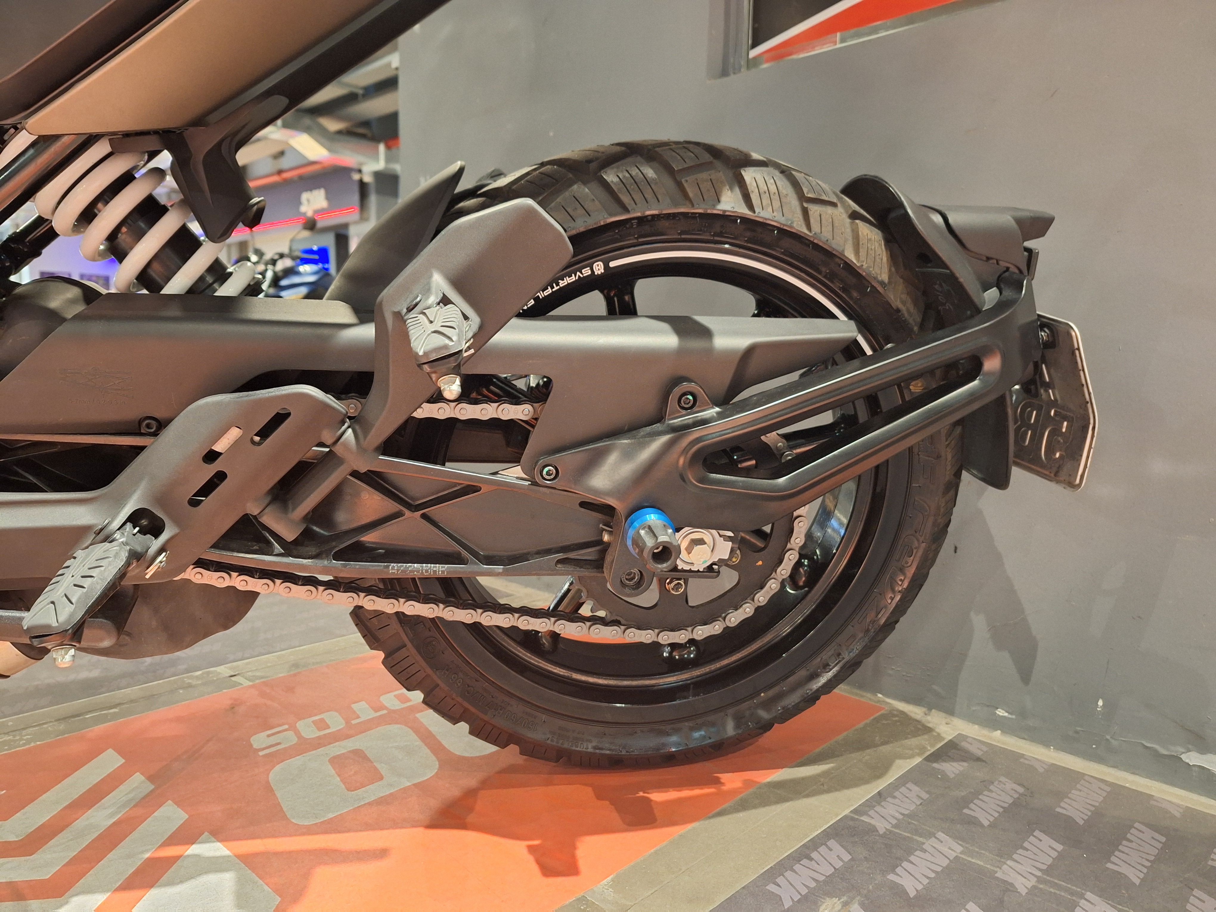 Moto Husqvarna SVARTPILEN 200 usado 2024 con 1900 km int 51480 1M