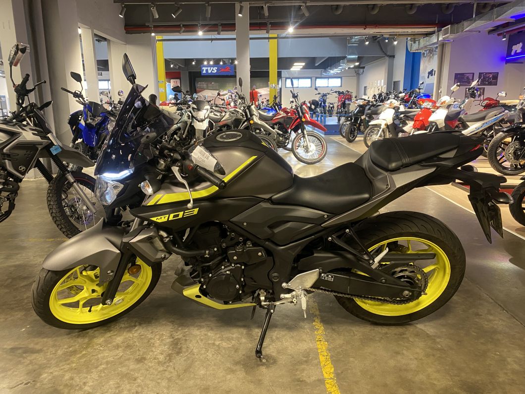 Moto Yamaha MT 03 usado 2017 con 9535 km 1M