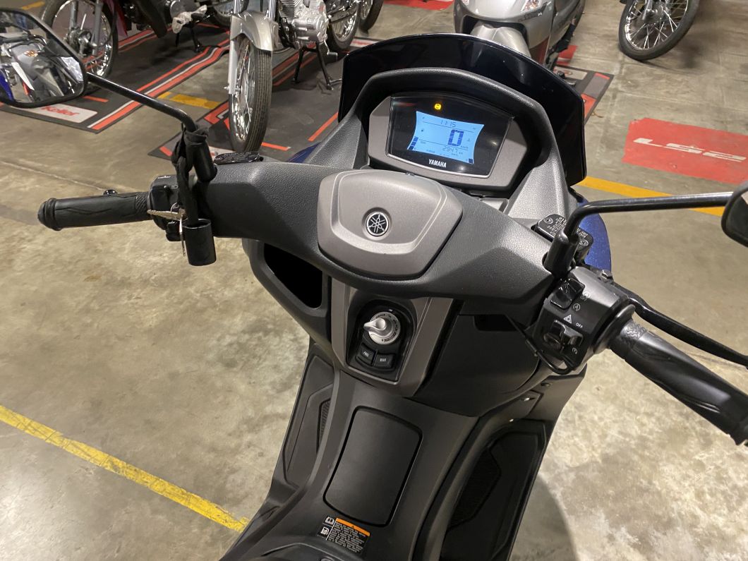 Moto Yamaha Nmax 155 usado 2024 con 2800 km 1M