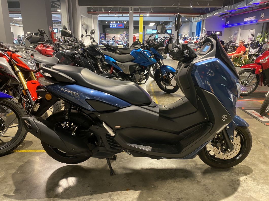 Moto Yamaha Nmax 155 usado 2024 con 2800 km 1M