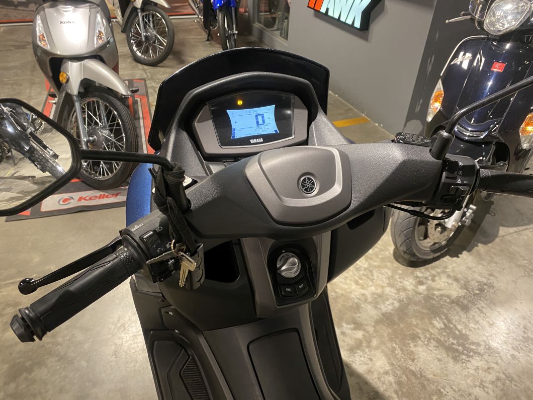 Moto Yamaha Nmax 155 usado 2024 con 2800 km 1M