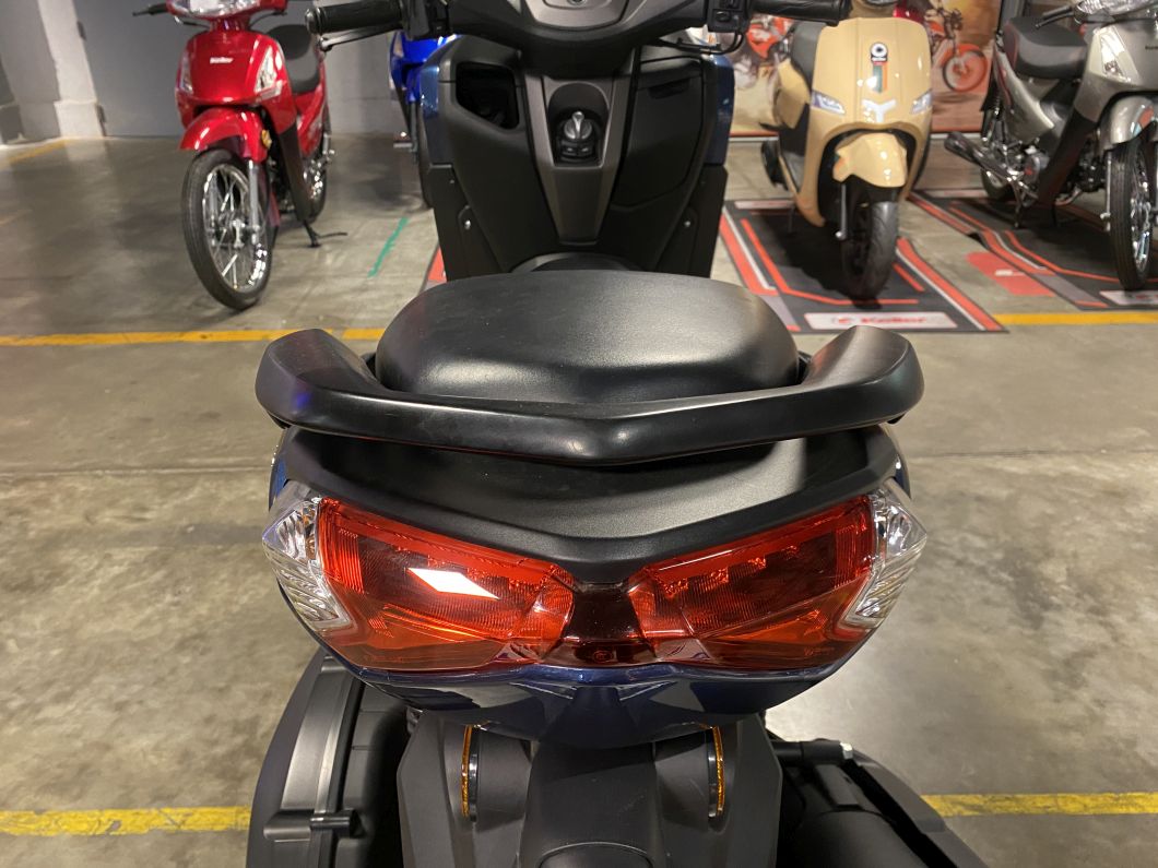 Moto Yamaha Nmax 155 usado 2024 con 2800 km 1M