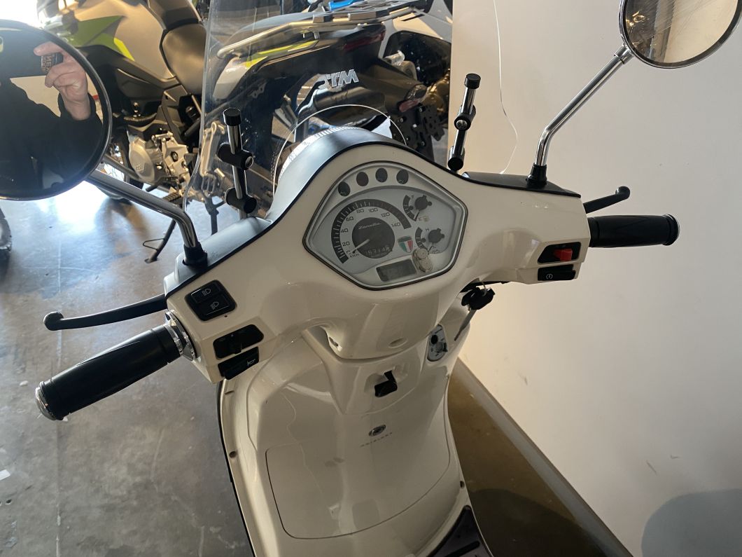 Moto Zanella Styler 150 Exclusive usado 2023 con 5600 km 1M