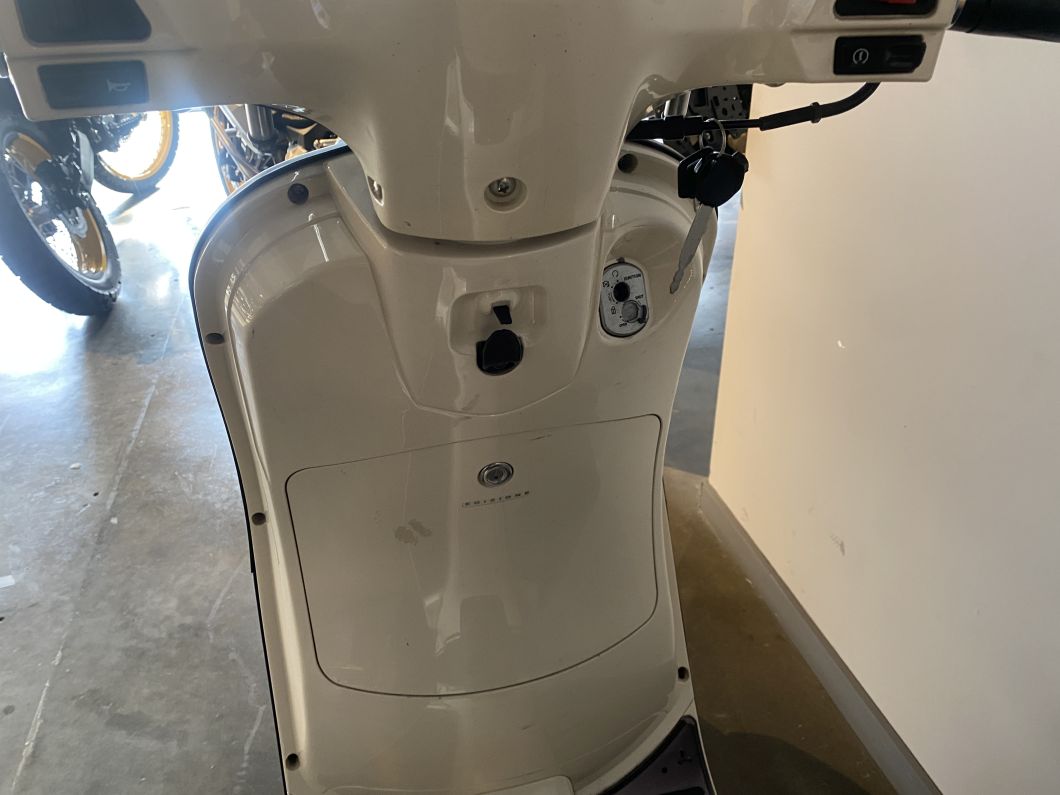 Moto Zanella Styler 150 Exclusive usado 2023 con 5600 km 1M