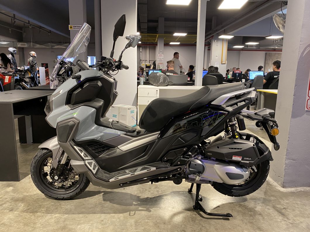 Moto Zanella Cruiser 300 Adventure ABS