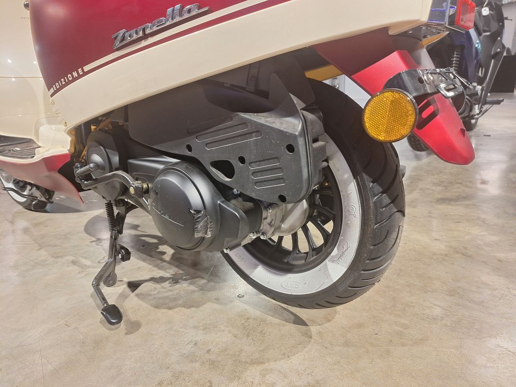Moto Zanella Exclusive 150 Edizione