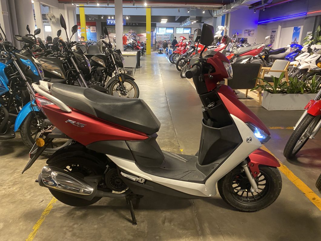Moto Zanella Styler 150 Rs usado 2025 con 450 km 1M