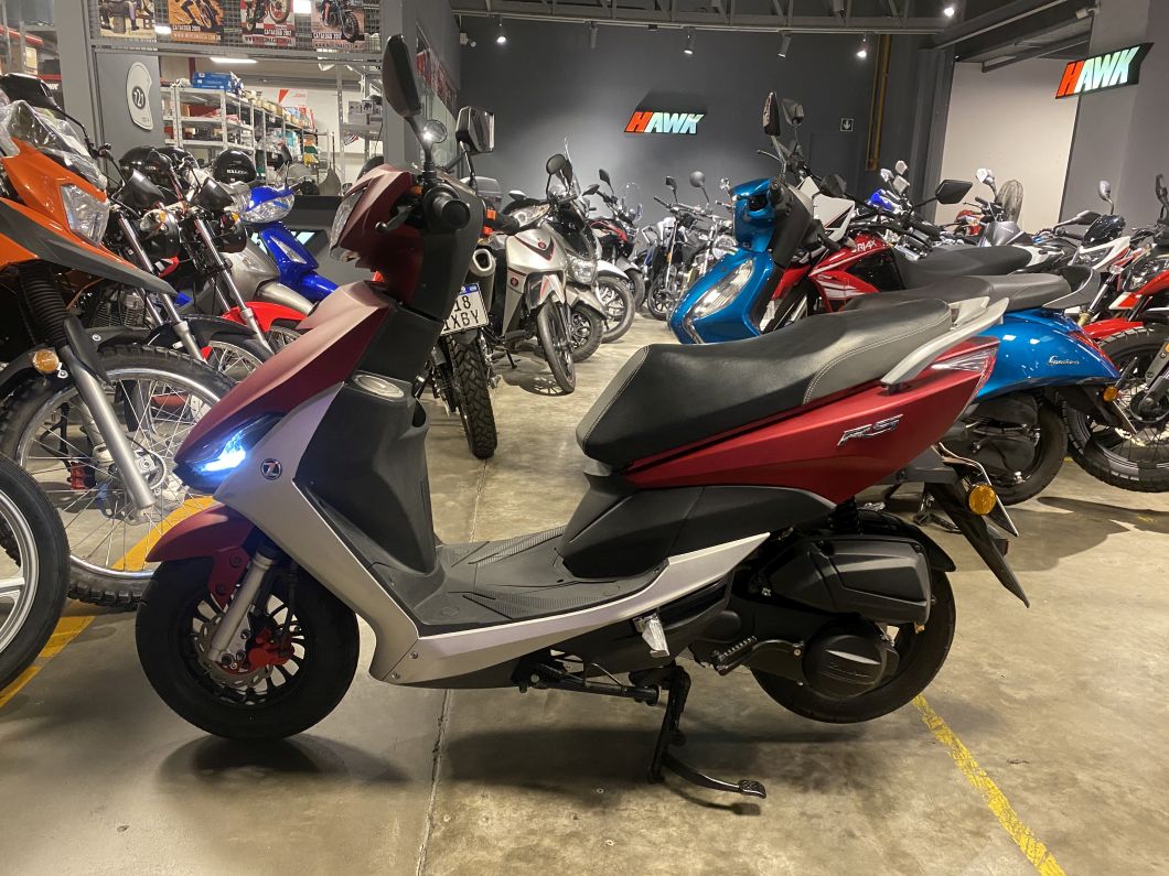 Moto Zanella Styler 150 Rs usado 2025 con 450 km 1M