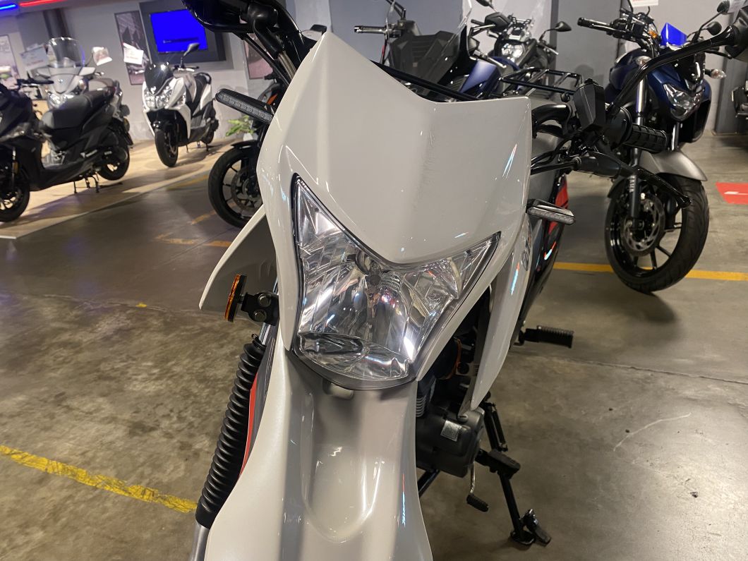 Moto Zanella Zr 150 usado 2022 con 5404km DT