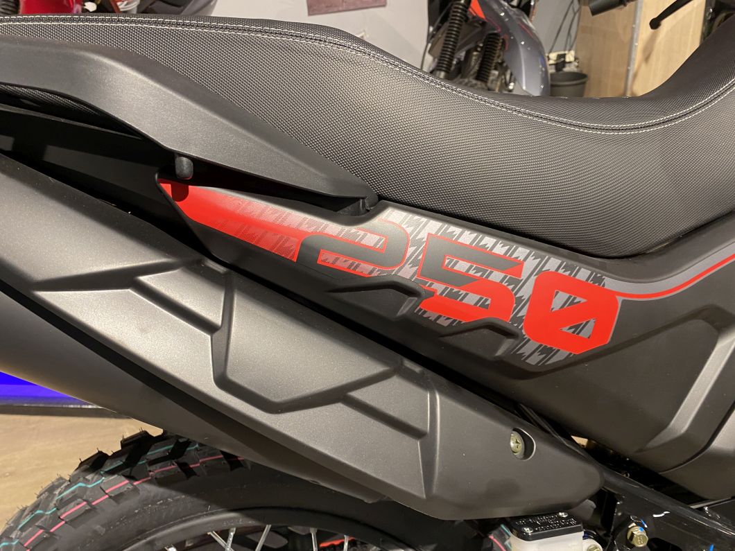 Moto Zanella ZR 250 OHC 2026