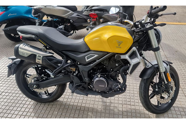 350 Ac usado 2024 con 4299 km 1M (1) [M3797]