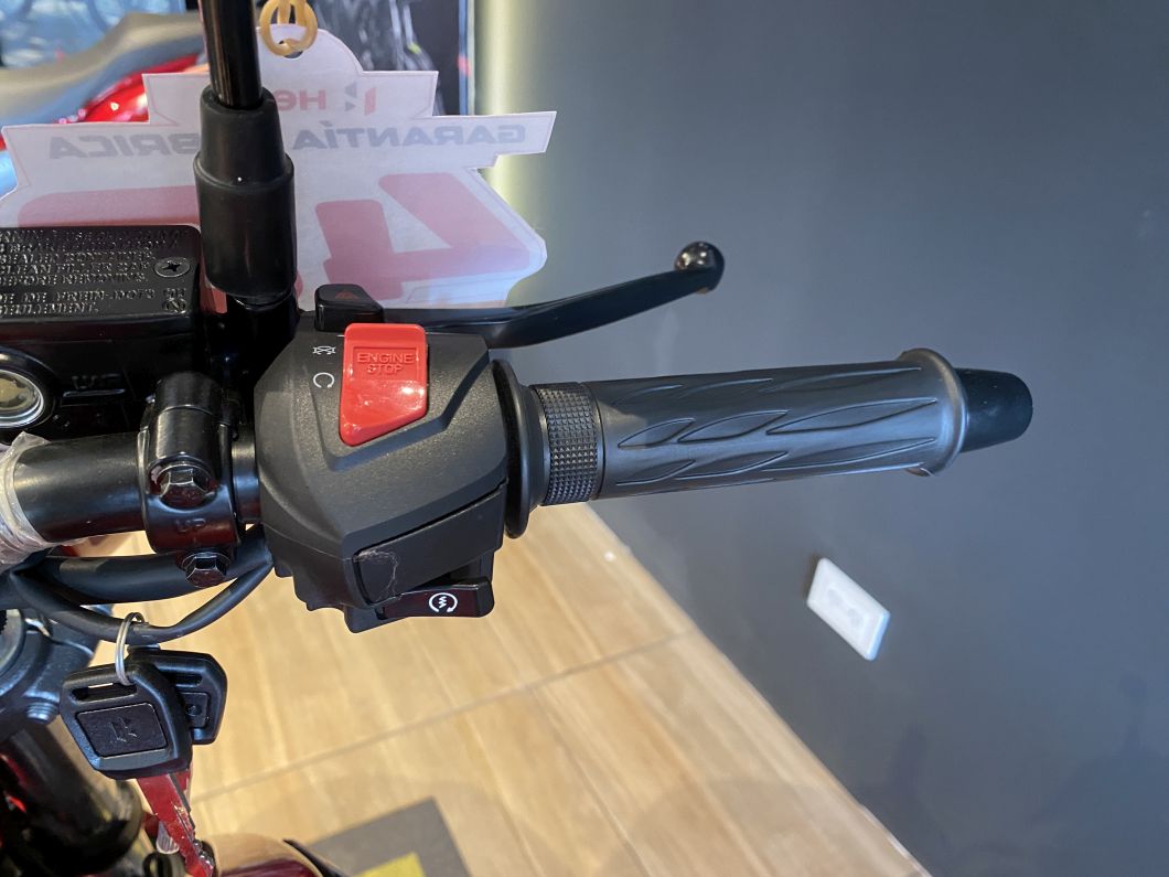 Moto Hero Hunk 150 Xtec 2026
