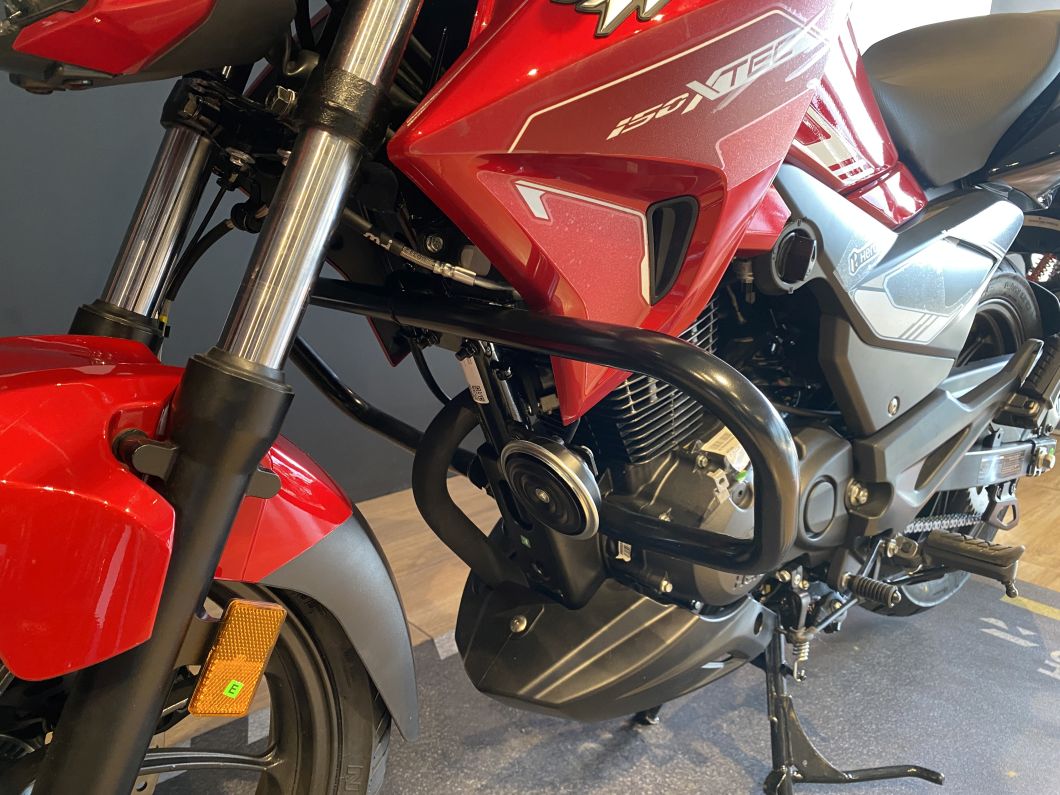 Moto Hero Hunk 150 Xtec 2026