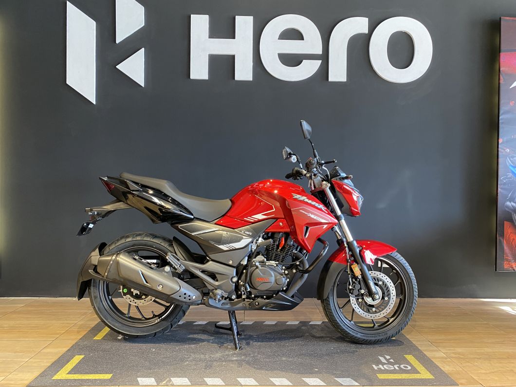 Moto Hero Hunk 150 Xtec 2026