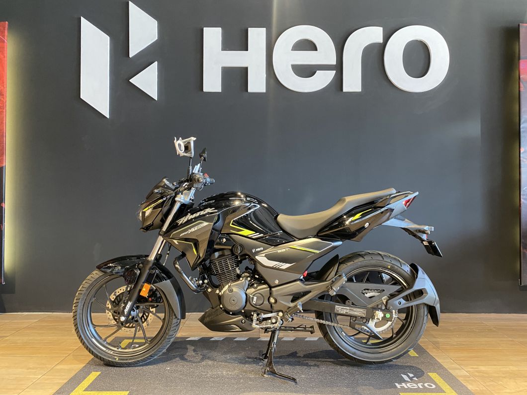 Moto Hero Hunk 150 Xtec 2026