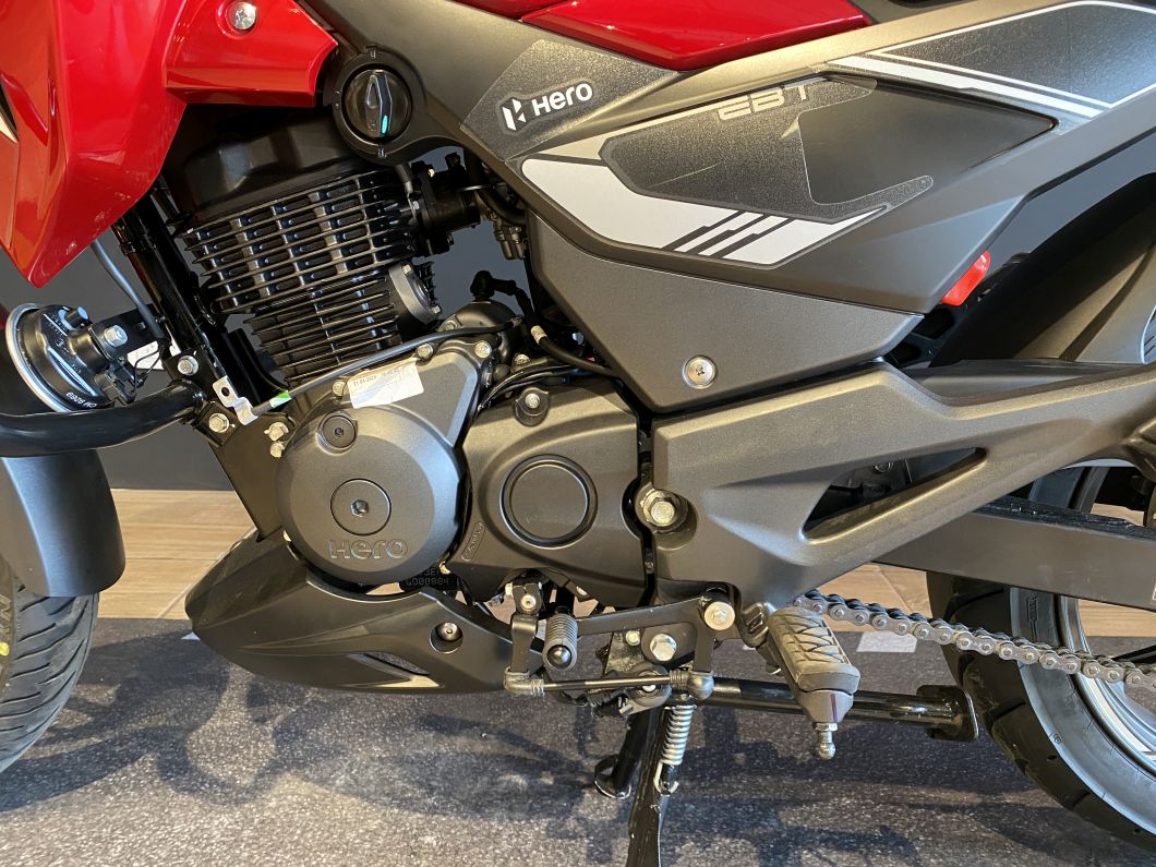 Moto Hero Hunk 150 Xtec 2026
