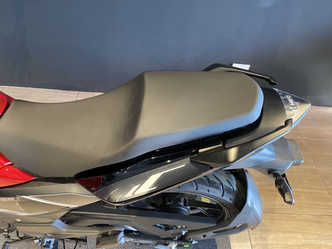 Moto Hero Hunk 150 Xtec 2026