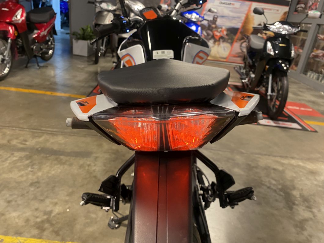 Moto Ktm Duke 200 usado 2024 con 2900 km 1M int 53988