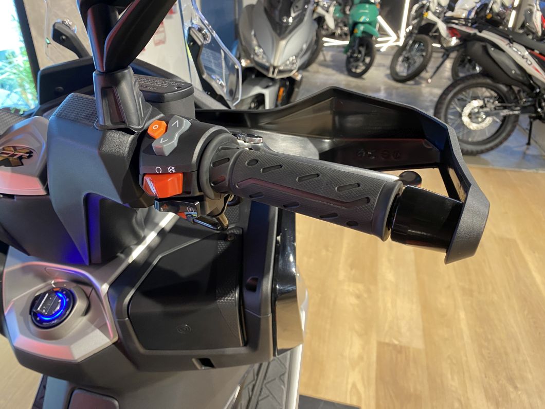 Moto KYMCO 350 DTX
