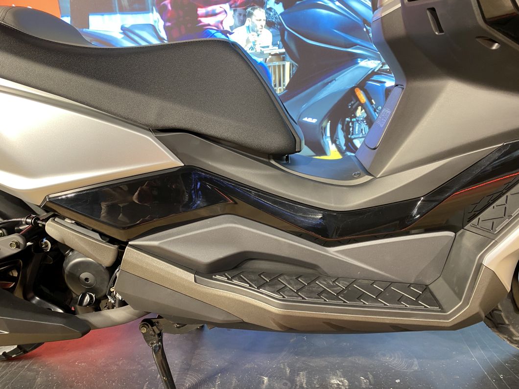 Moto KYMCO 350 DTX