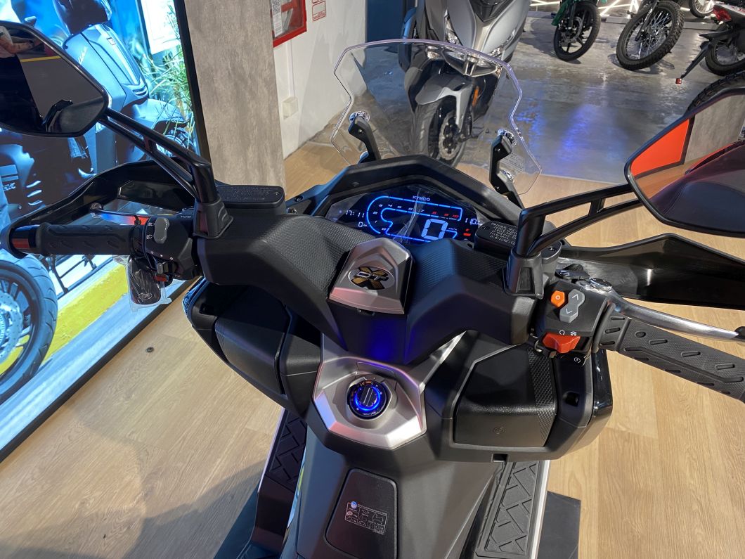 Moto KYMCO 350 DTX