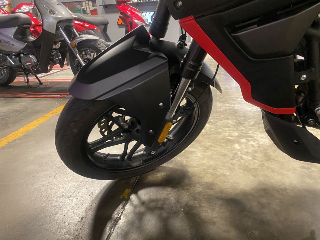 Moto Voge 300 Ds usado 2024 con 6600 km 1M