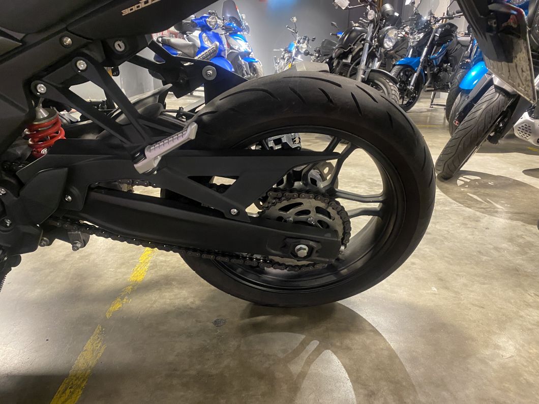 Moto Voge 300 Ds usado 2024 con 6600 km 1M