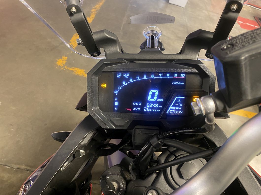 Moto Voge 300 Ds usado 2024 con 6600 km 1M