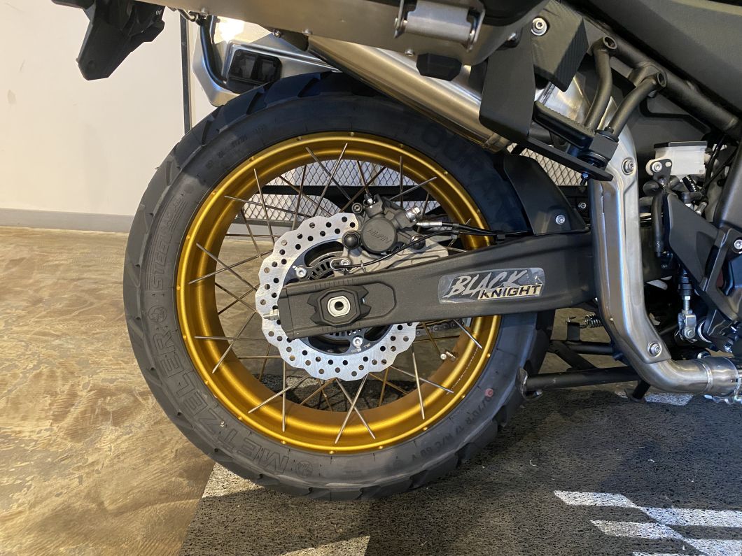 Moto Voge 525 DSX Black + Baul