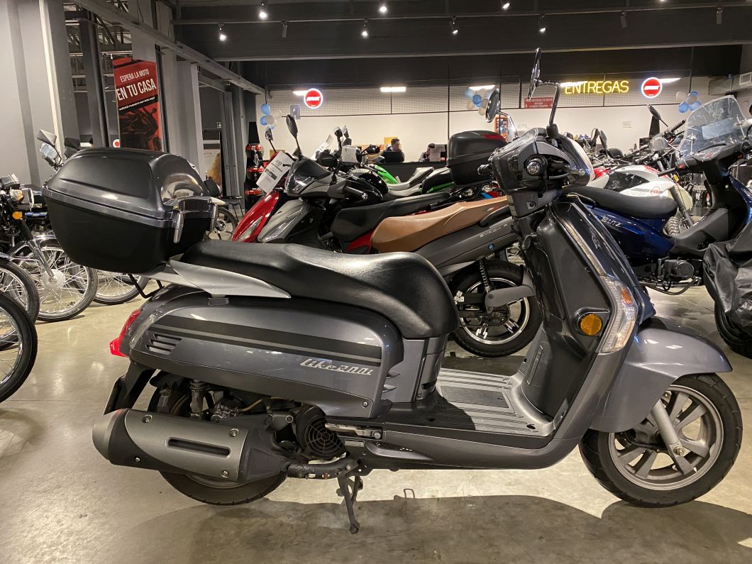 Like 200 usado 2018 con 9100 km 1M (1) [M4196]