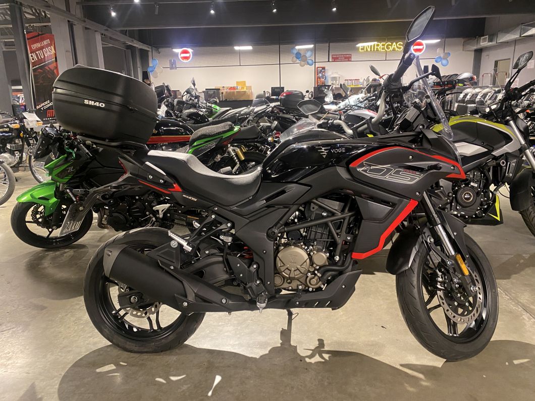 300 Ds usado 2024 con 3200 km 1M (1) [M4210]